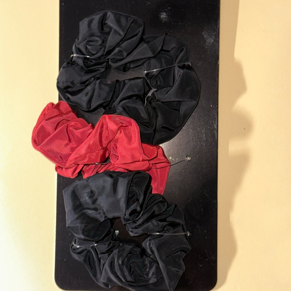 🛍️ Add-on — Steve Madden Black and Red Hair Scrunchies - Picture 2 of 2